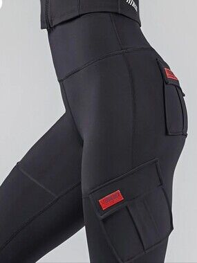 Firm abs Black High-Waist Cargo Leggings Size S